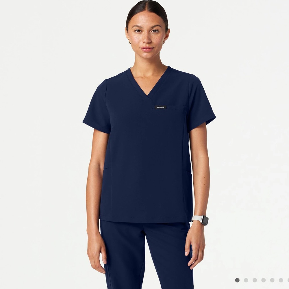 Magna Classic Scrub Top